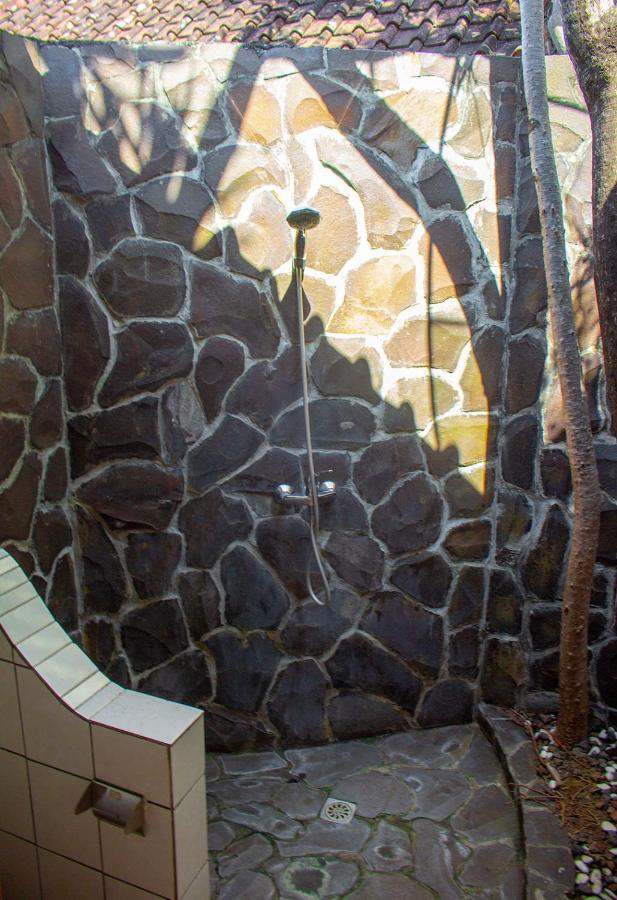 Ocean Sun Homestay Tulamben Exterior foto